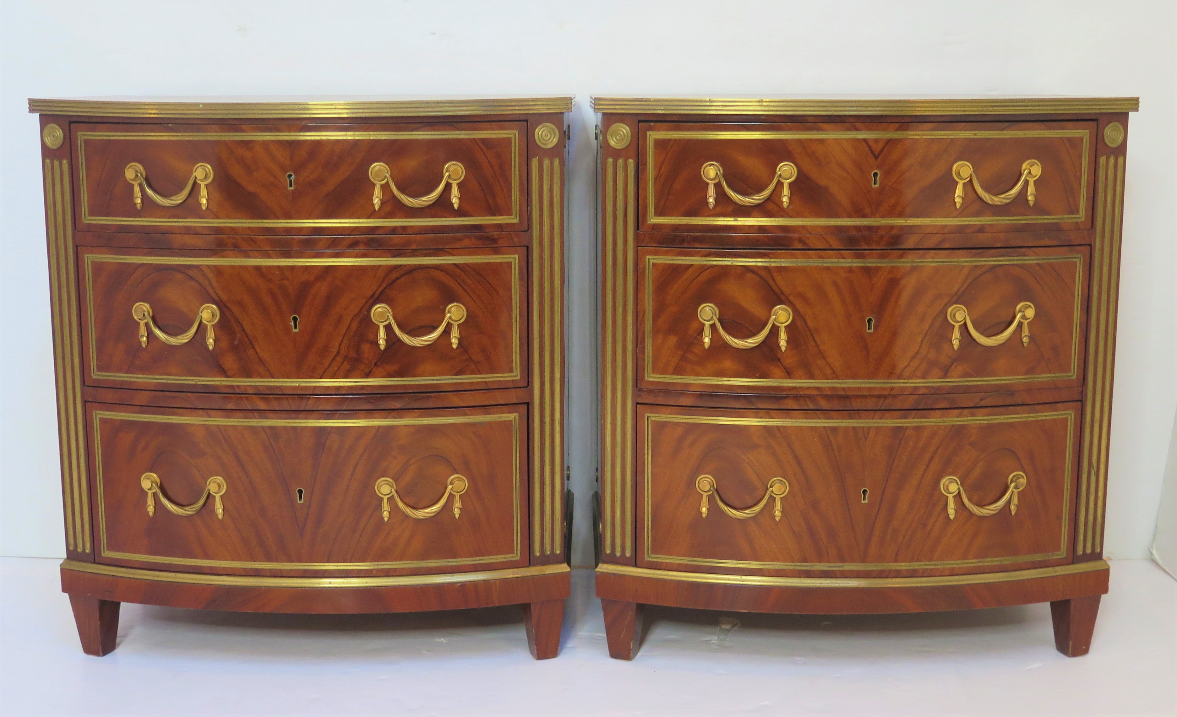 note the beautiful book-matched figured mahogany drawer fronts