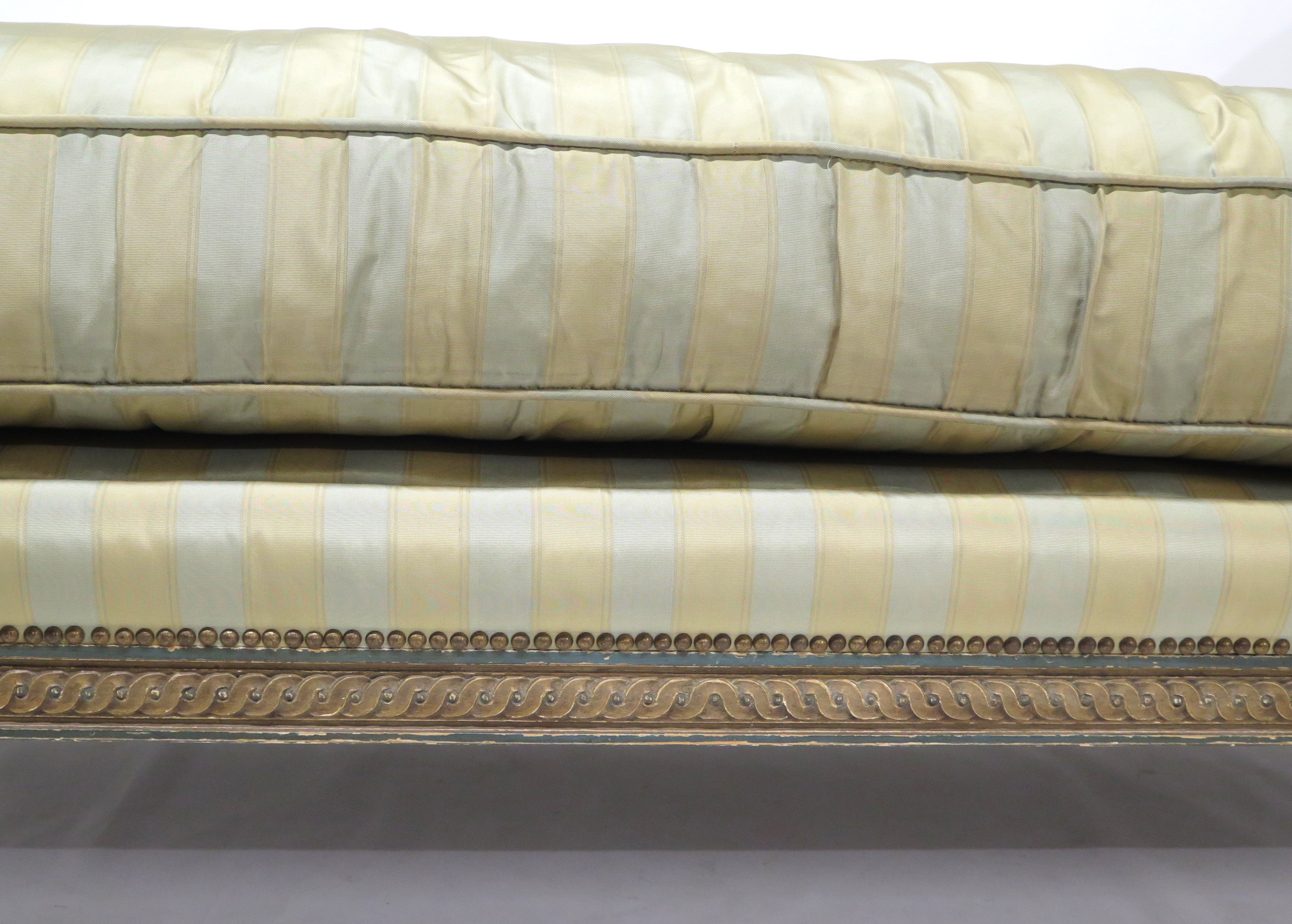 A Nicely Carved Louis XVI Paint and Parcel Gilt Daybed