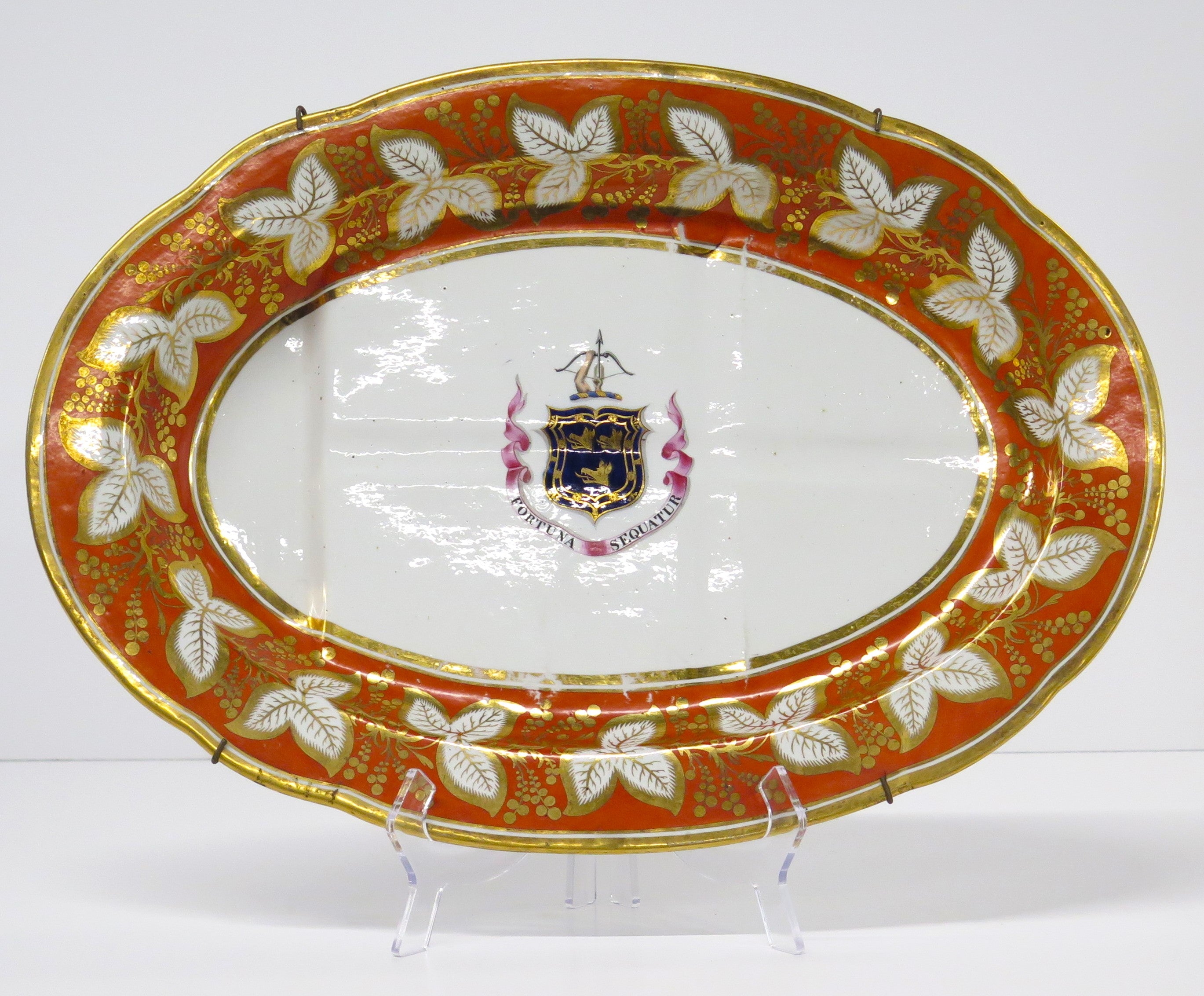 A Large Chamberlain's Worcester Porcelain Meat Platter  (1800-1810)