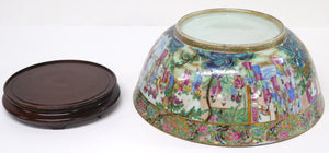 Exquisite Large Scale Chinese Rose Medallion Porcelain Ponch / Center Piece Bowl