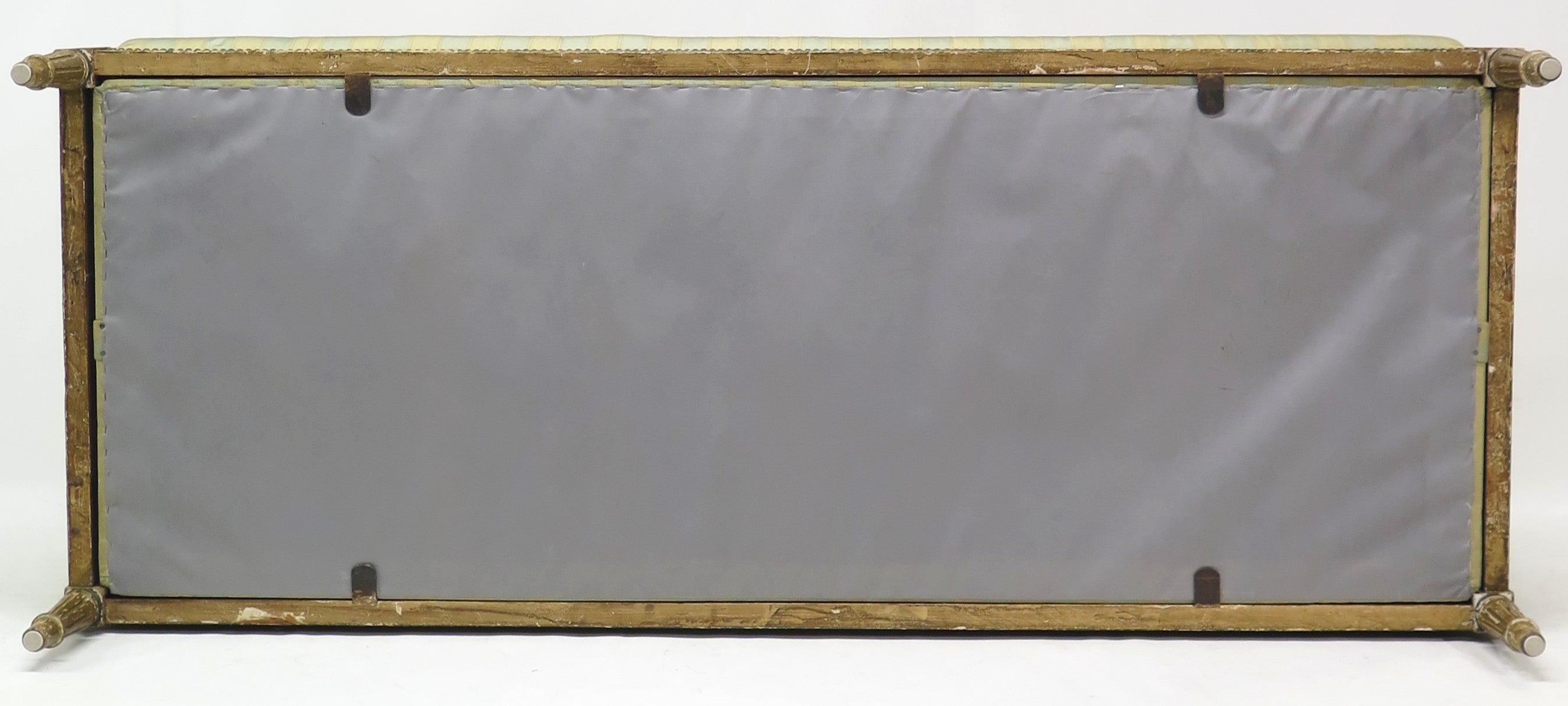 A Nicely Carved Louis XVI Paint and Parcel Gilt Daybed