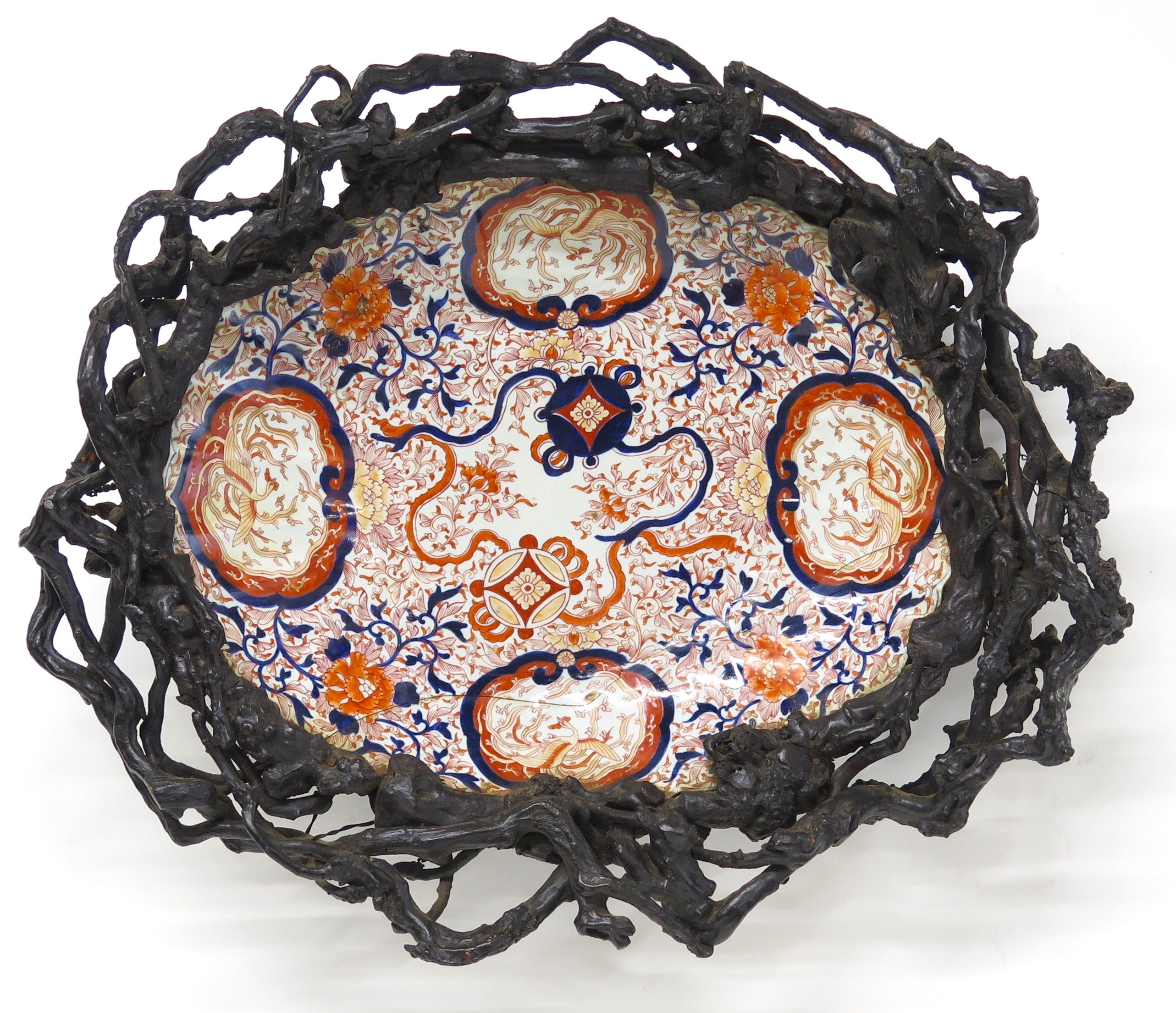 An Imari Porcelain Scalloped Rim Charger