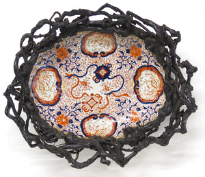 An Imari Porcelain Scalloped Rim Charger