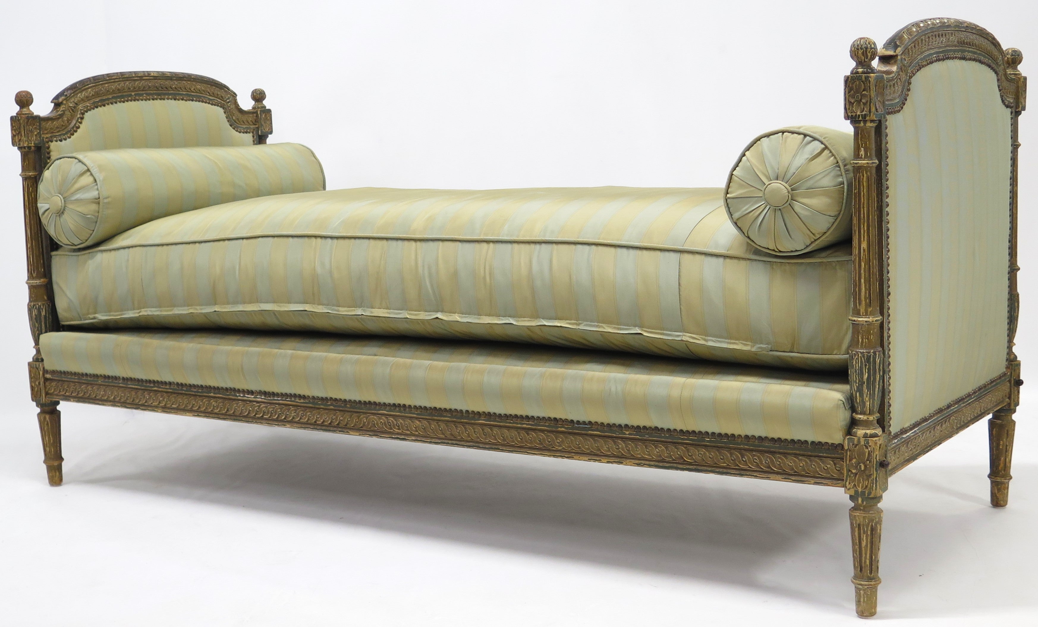 A Nicely Carved Louis XVI Paint and Parcel Gilt Daybed