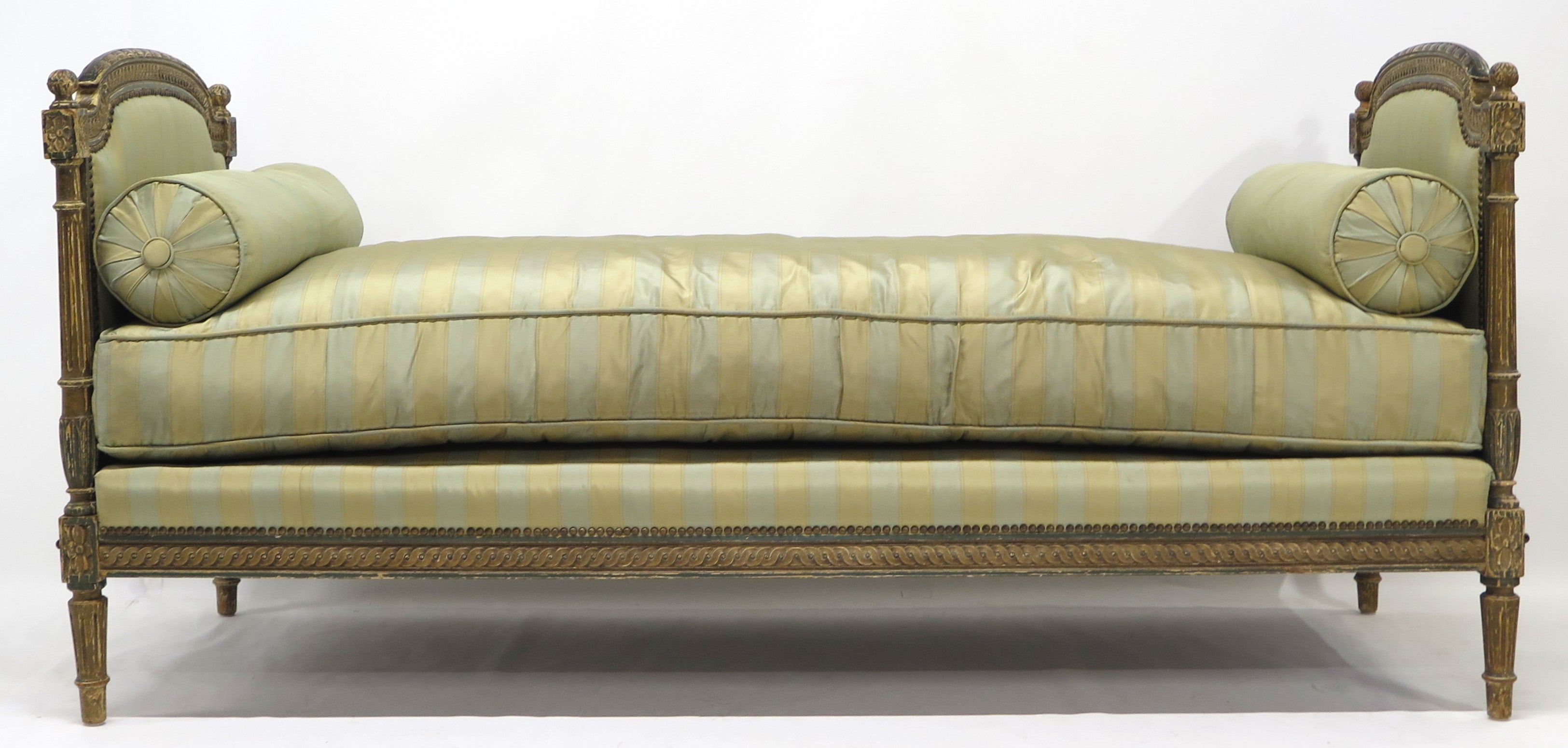A Nicely Carved Louis XVI Paint and Parcel Gilt Daybed