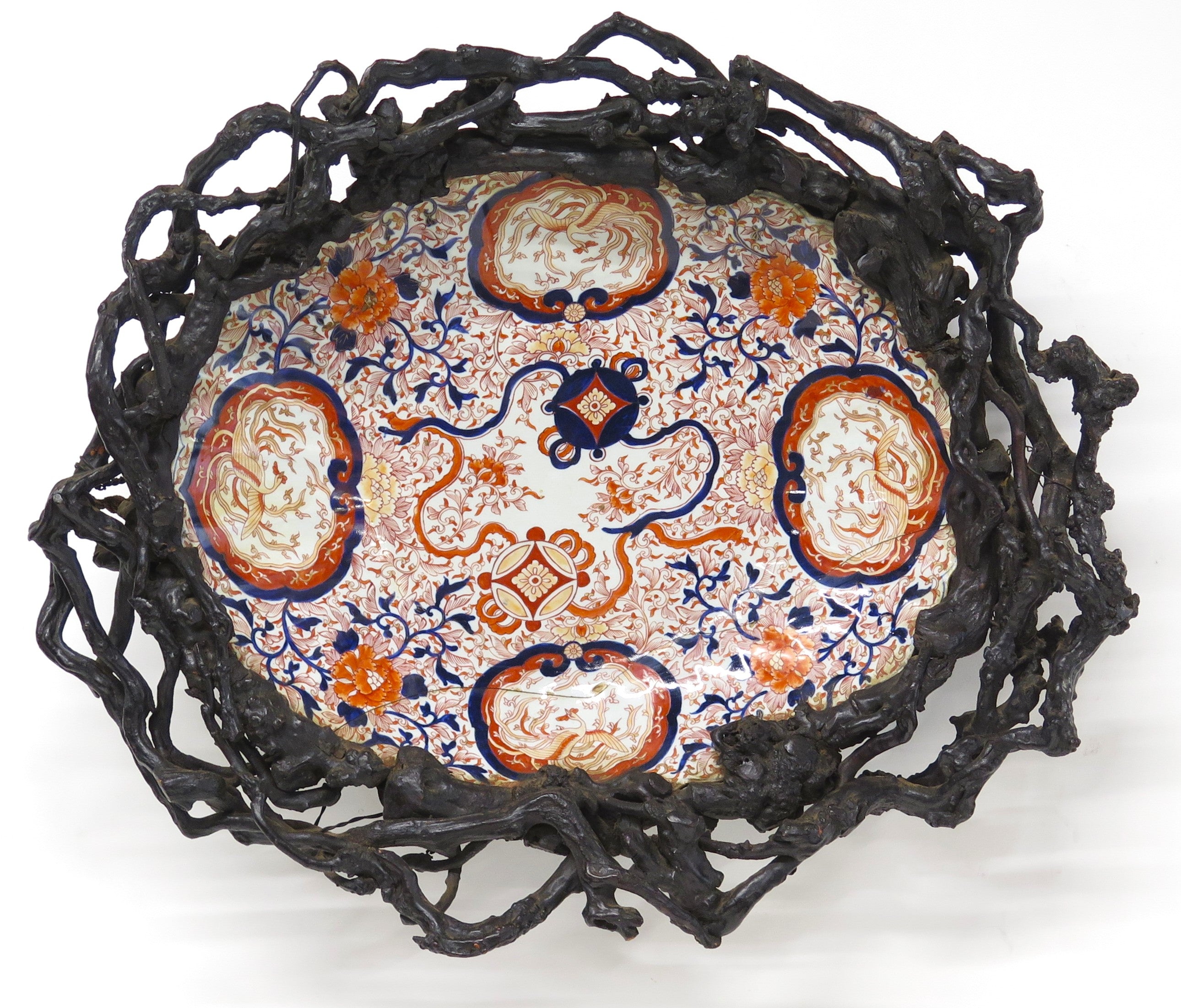 An Imari Porcelain Scalloped Rim Charger