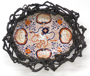 An Imari Porcelain Scalloped Rim Charger