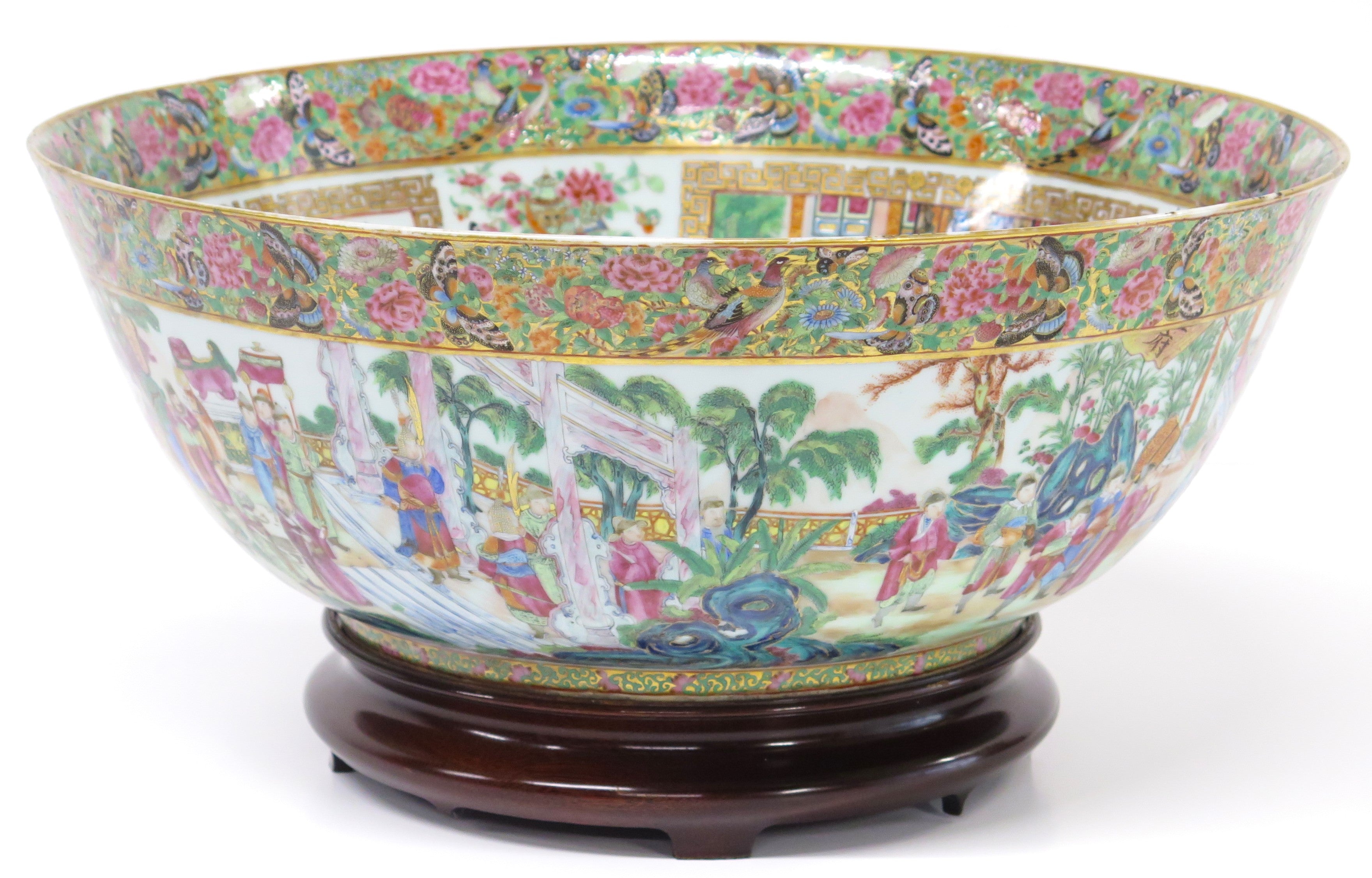 Exquisite Large Scale Chinese Rose Medallion Porcelain Ponch / Center Piece Bowl