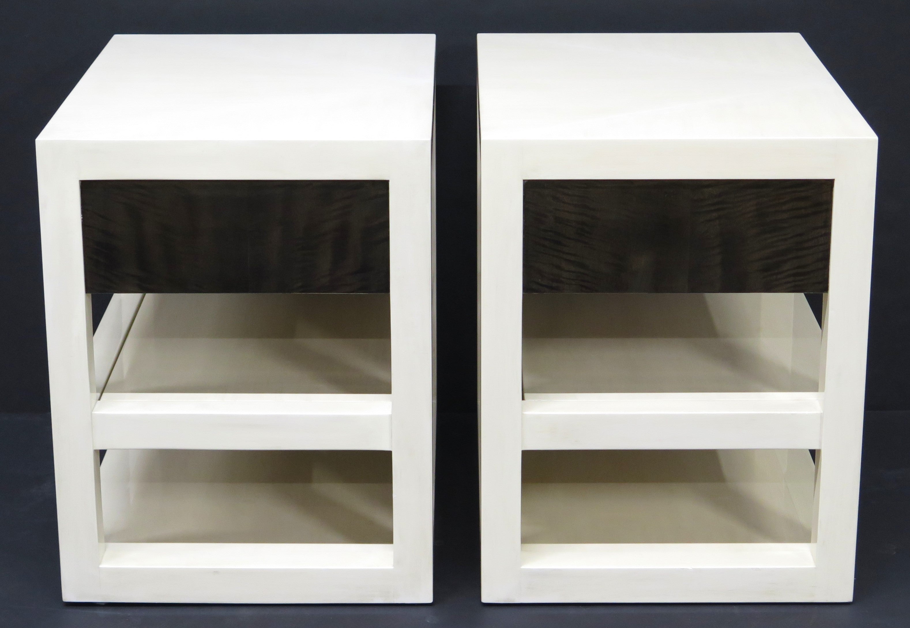 Pair of Highly Lacquered Side Table / Nightstands