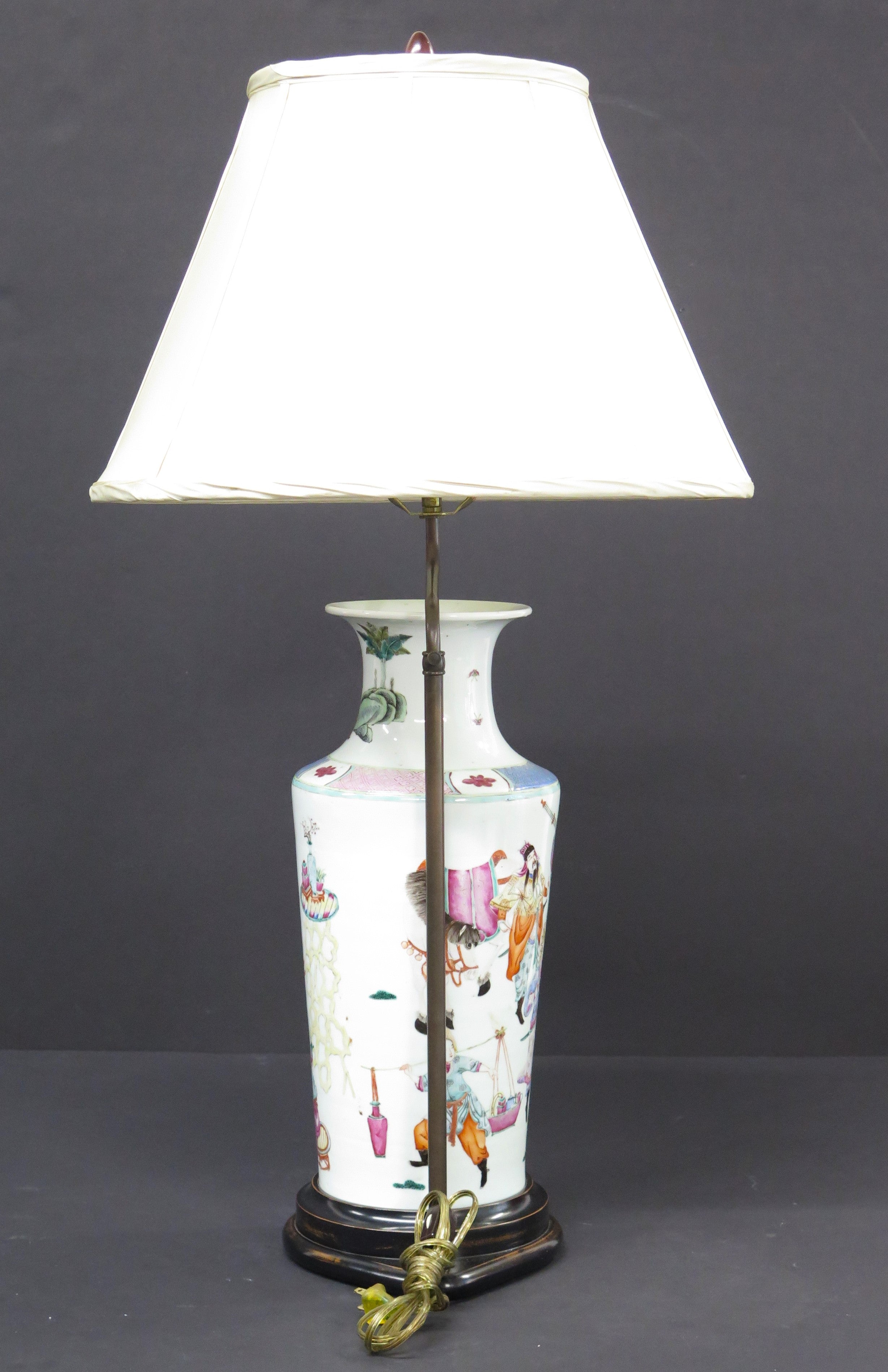 19th Century Chinese (Qing) Famille Rose Porcelain Vase