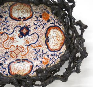 An Imari Porcelain Scalloped Rim Charger