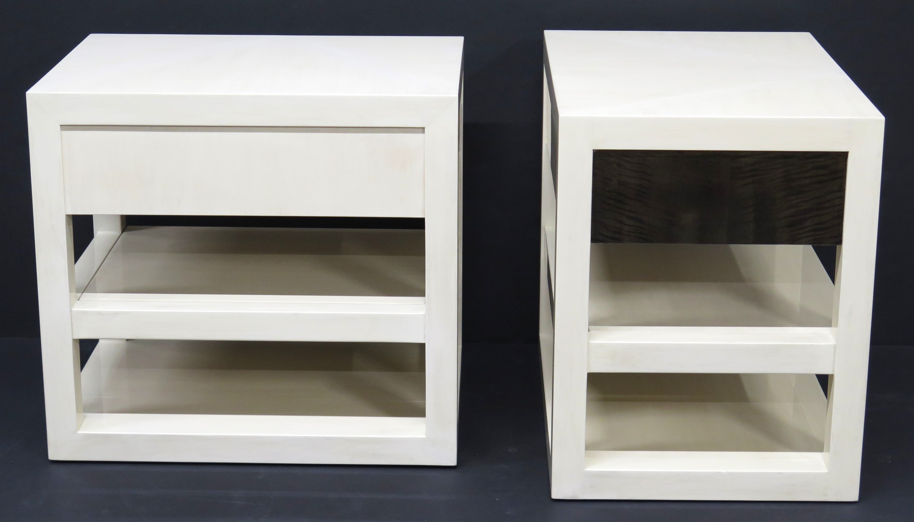 Pair of Highly Lacquered Side Table / Nightstands