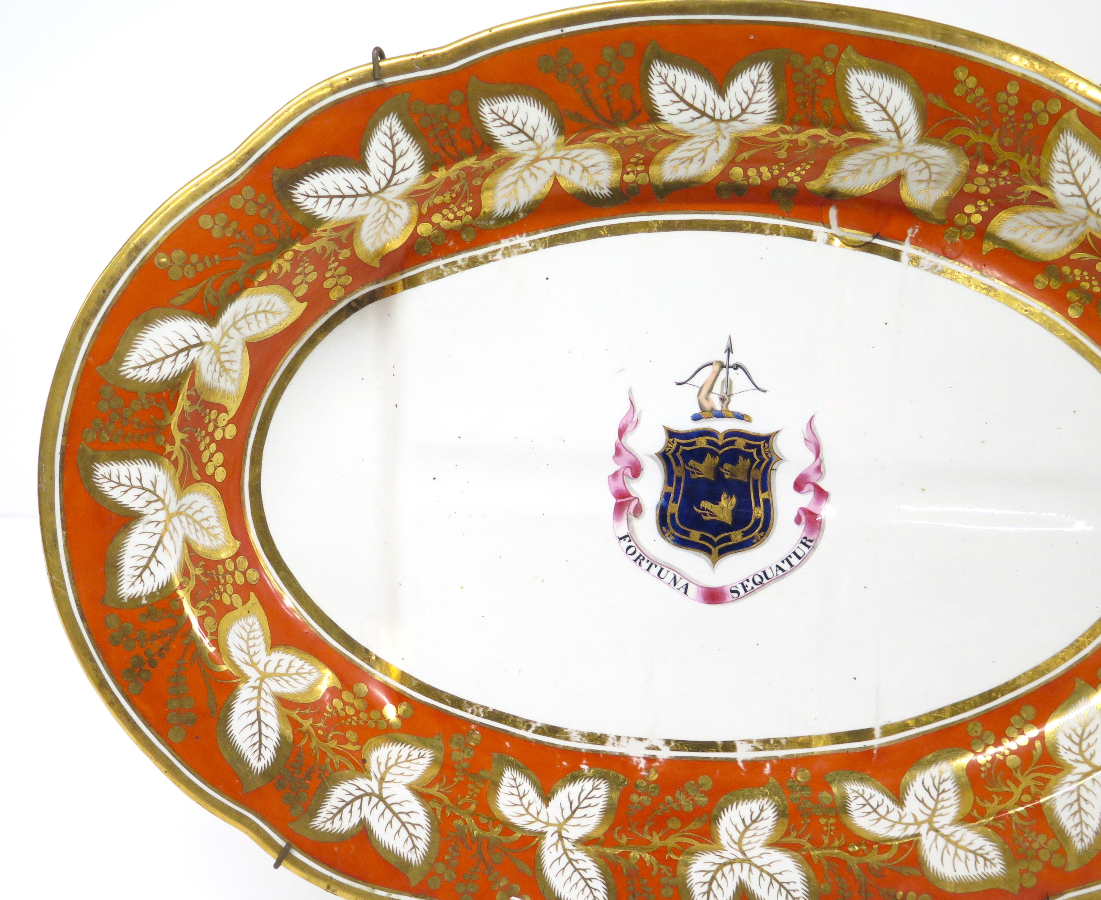 A Large Chamberlain's Worcester Porcelain Meat Platter  (1800-1810)