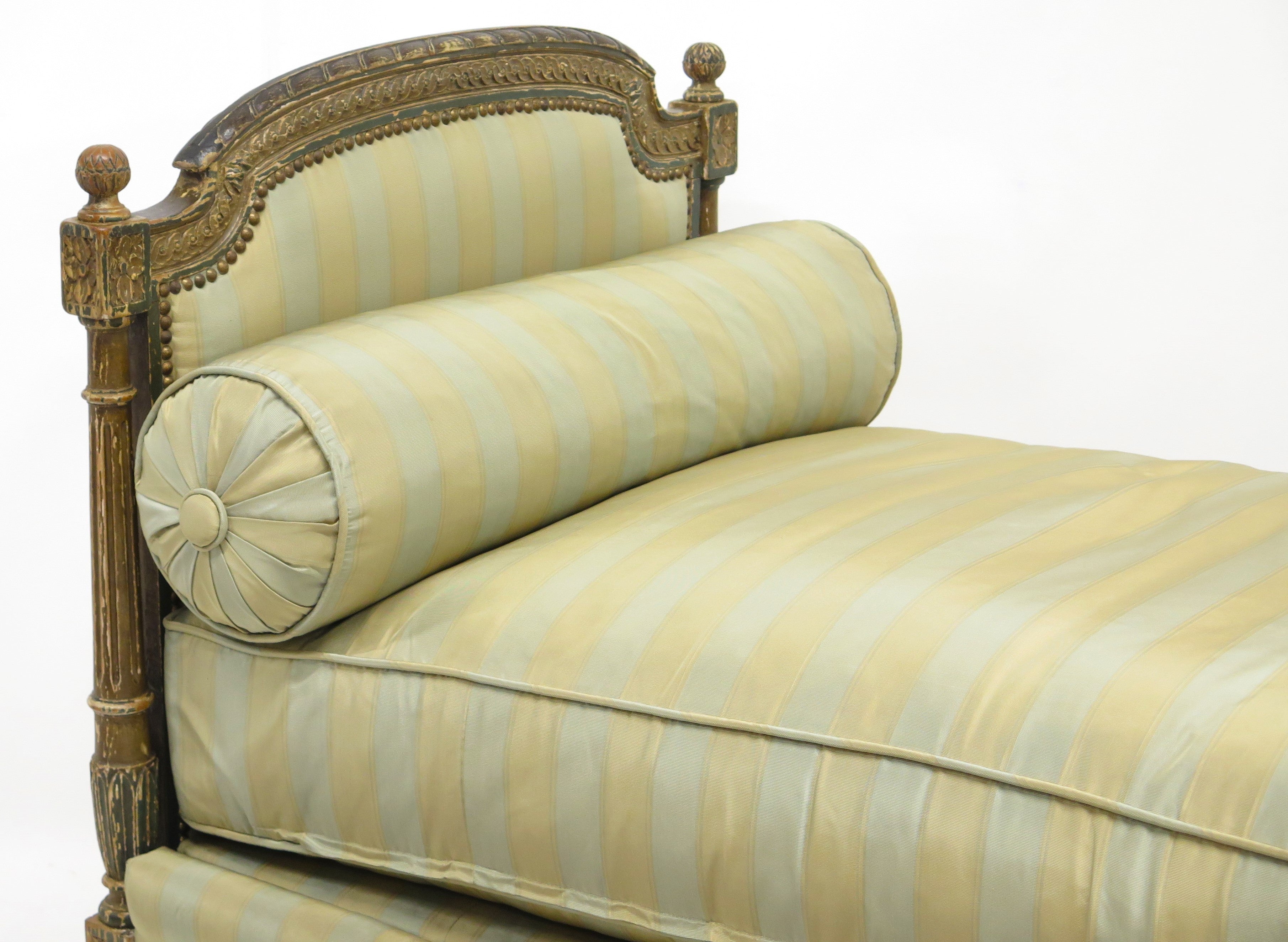 A Nicely Carved Louis XVI Paint and Parcel Gilt Daybed