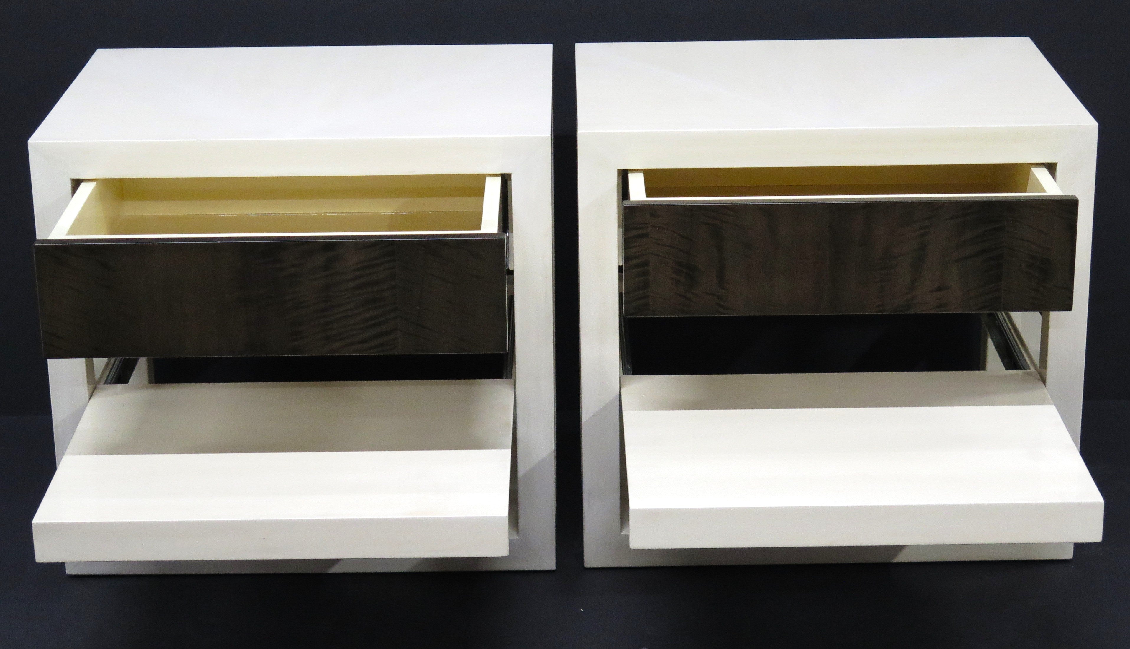 Pair of Highly Lacquered Side Table / Nightstands