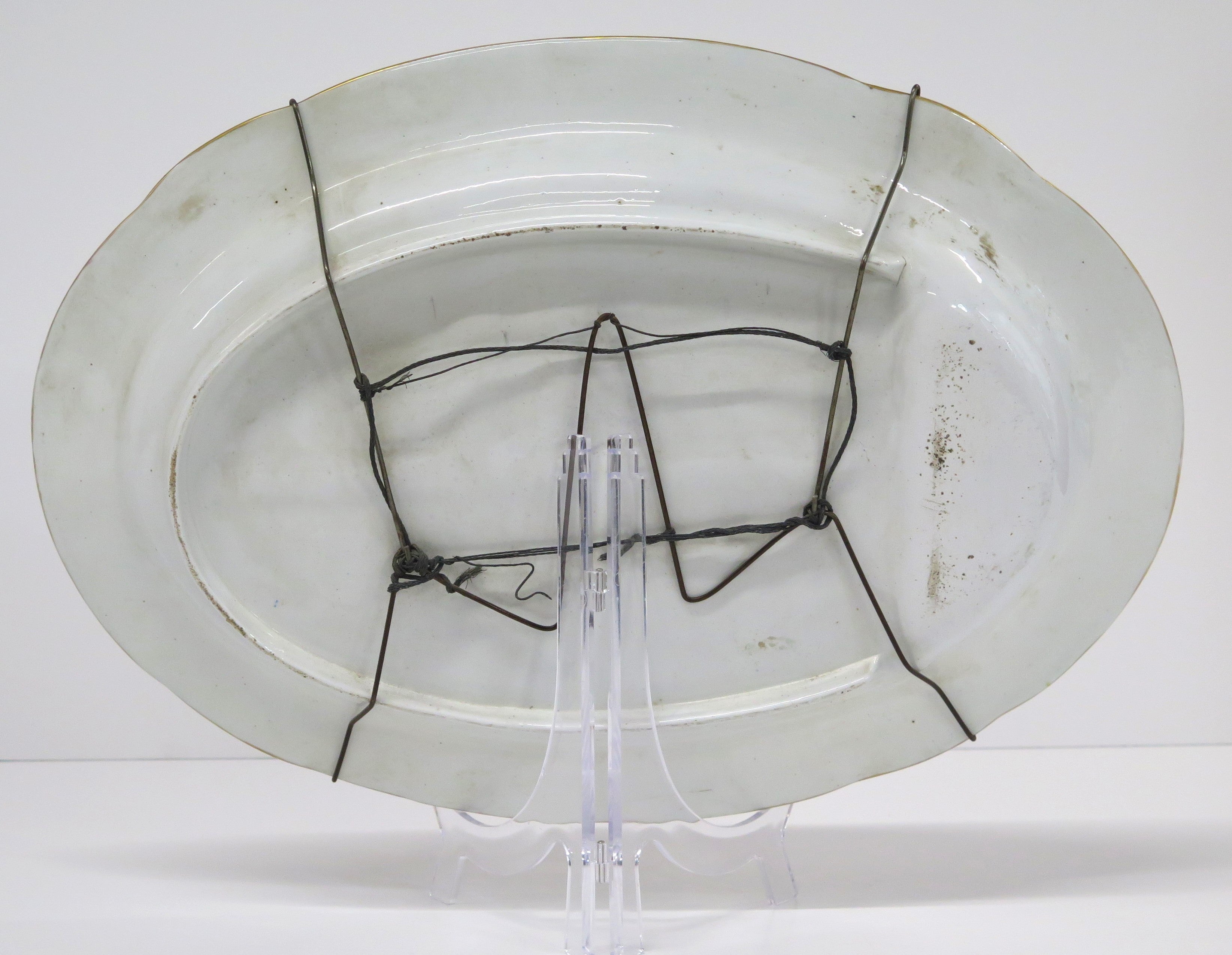 A Large Chamberlain's Worcester Porcelain Meat Platter  (1800-1810)