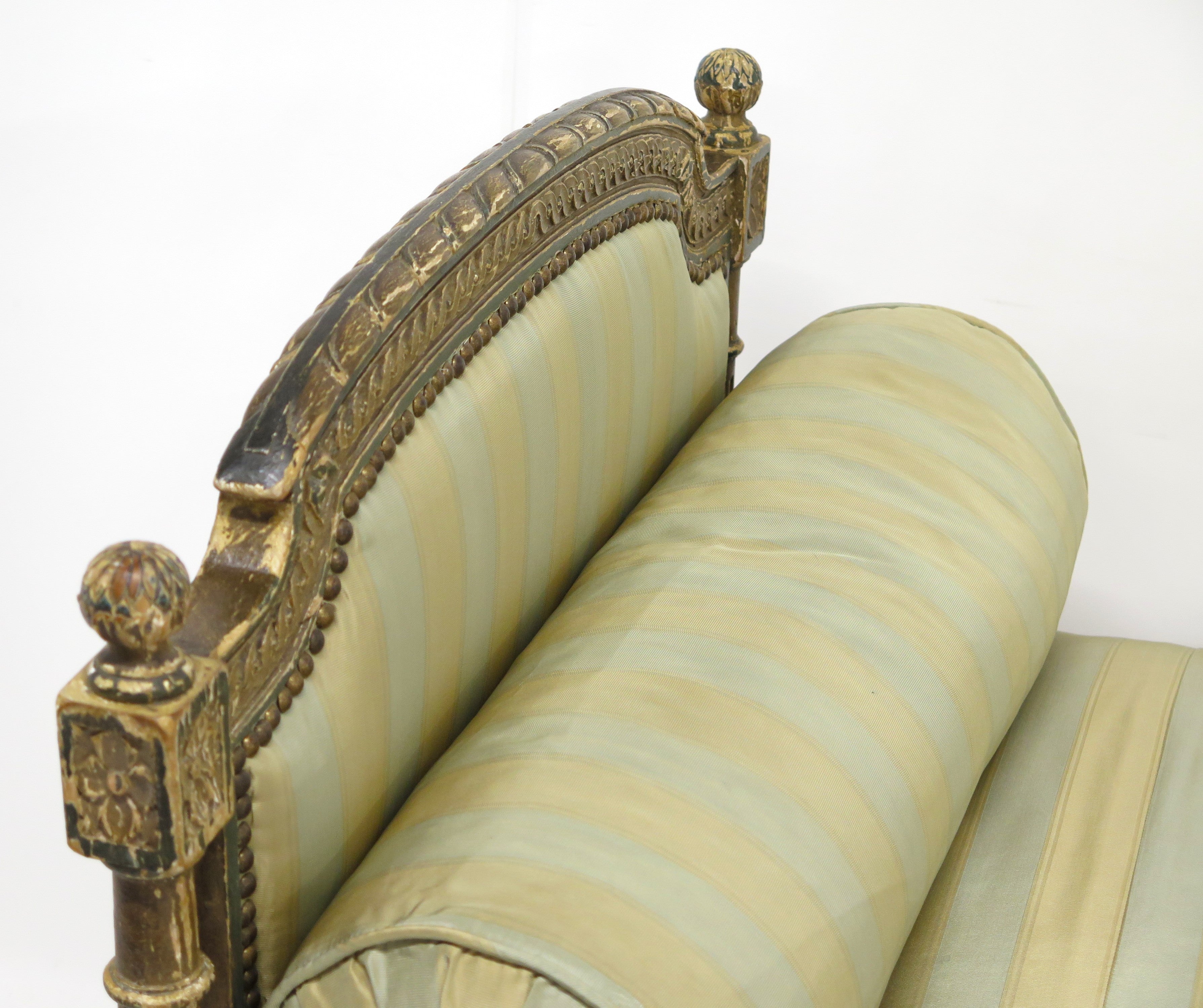 A Nicely Carved Louis XVI Paint and Parcel Gilt Daybed