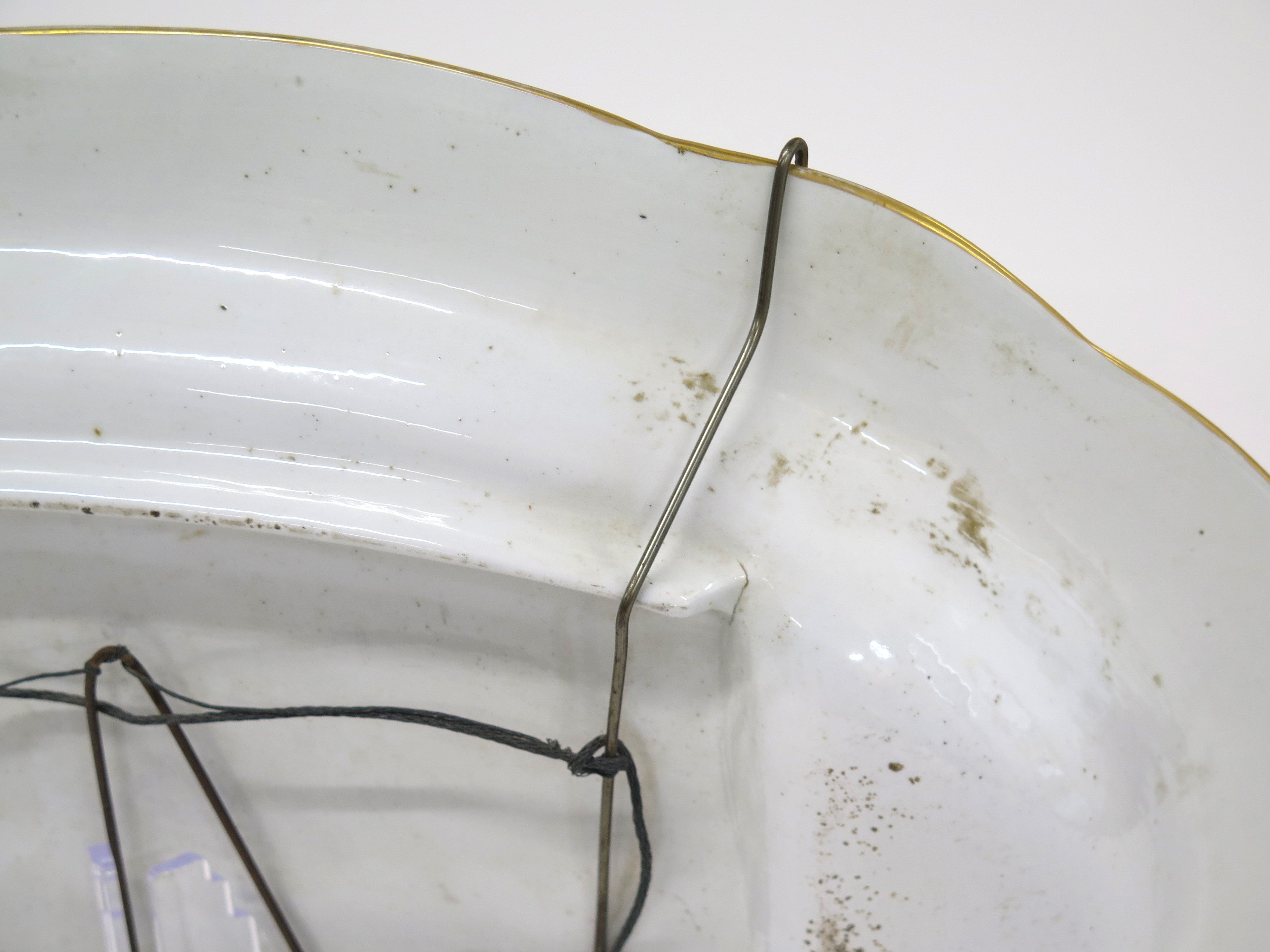 A Large Chamberlain's Worcester Porcelain Meat Platter  (1800-1810)