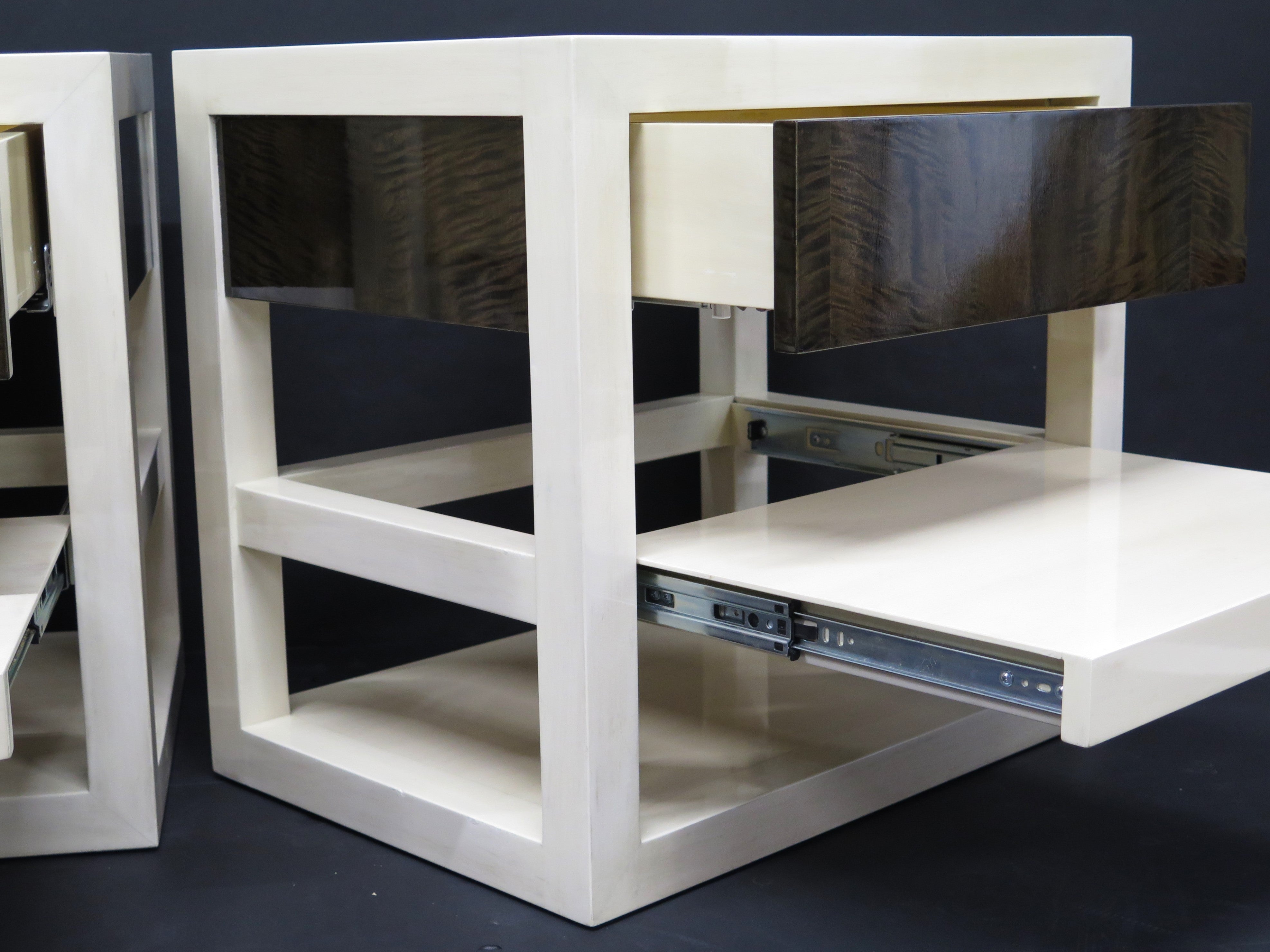 Pair of Highly Lacquered Side Table / Nightstands