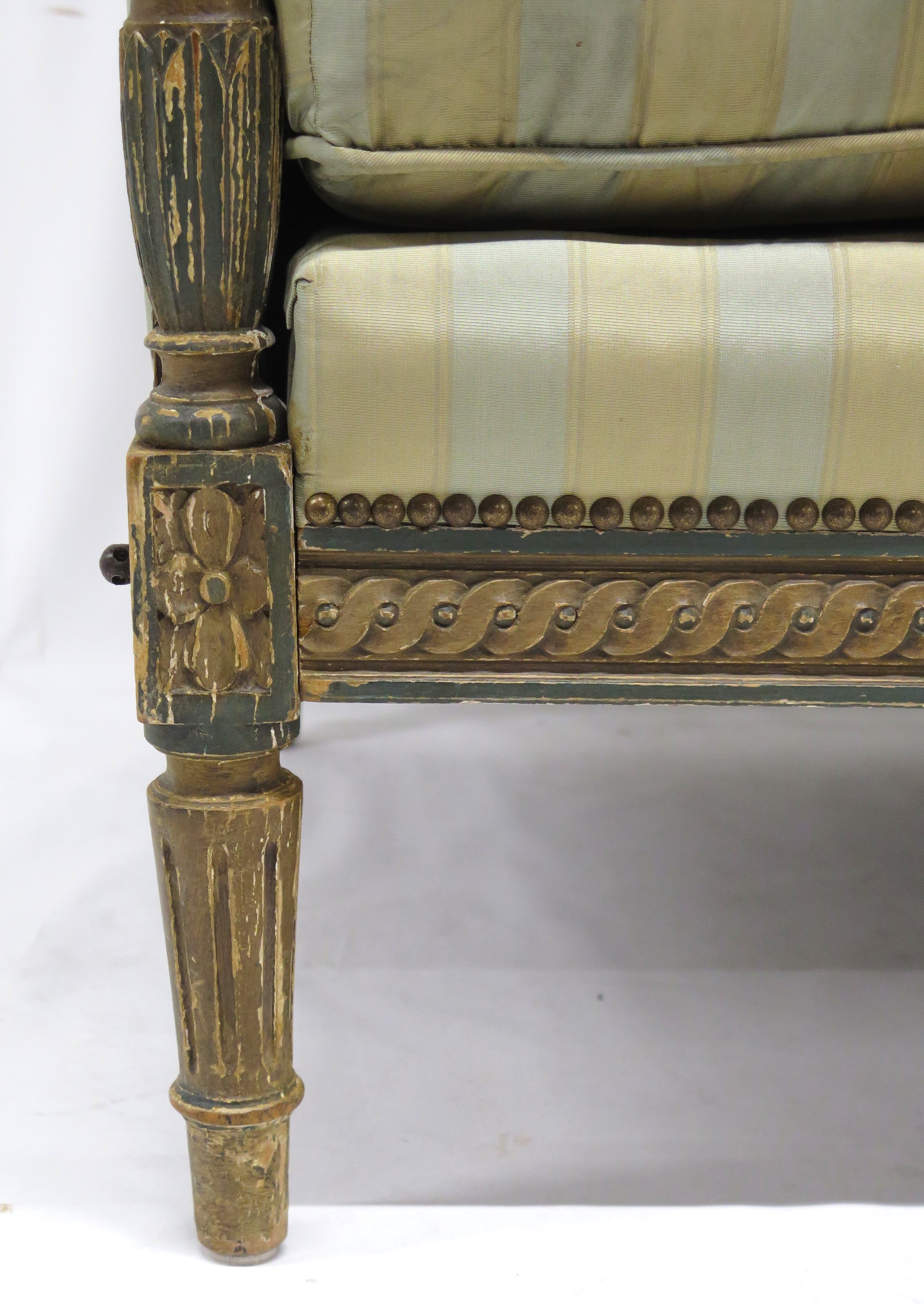A Nicely Carved Louis XVI Paint and Parcel Gilt Daybed