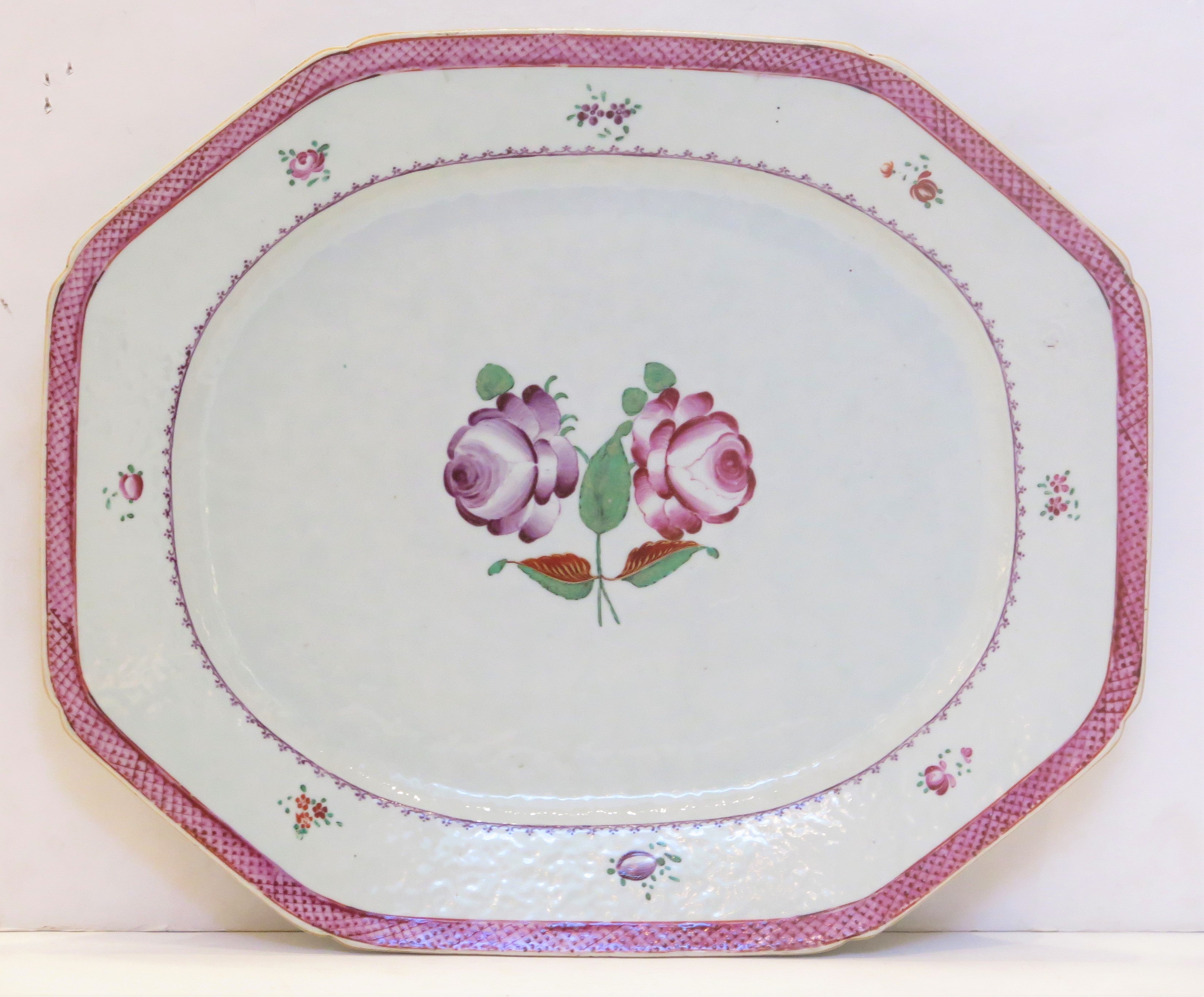 Chinese Export Platter with Elongated Octagonal Form