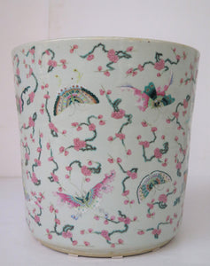 Chinese Family Rose Porcelain Planter, Early 19th Century