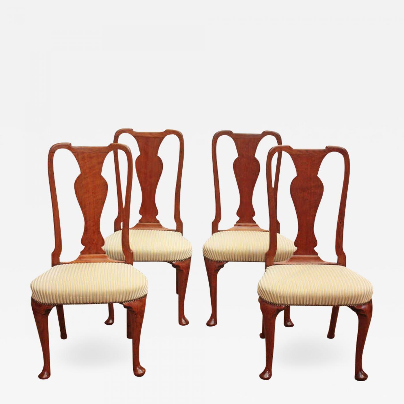 Set of Four Georgian Chairs with Urn Form Splats / Queen Anne Style